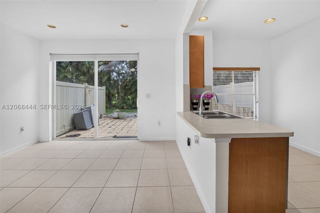 218 Lake Monterey Cir, Boynton Beach, FL 33426