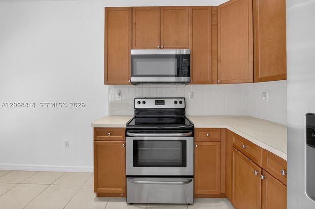 218 Lake Monterey Cir, Boynton Beach, FL 33426