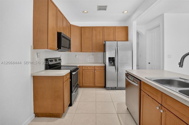 218 Lake Monterey Cir, Boynton Beach, FL 33426