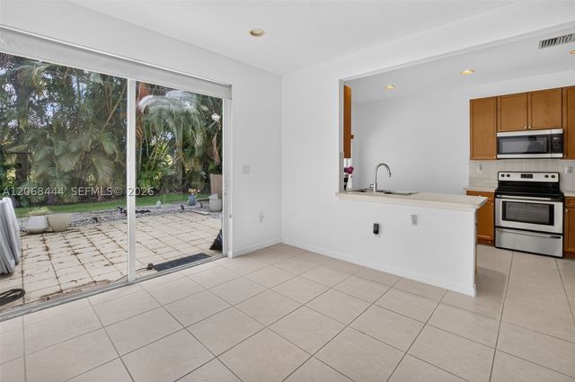 218 Lake Monterey Cir, Boynton Beach, FL 33426
