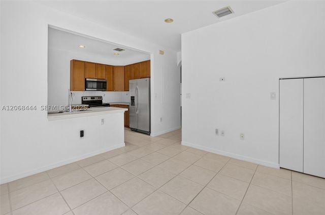 218 Lake Monterey Cir, Boynton Beach, FL 33426