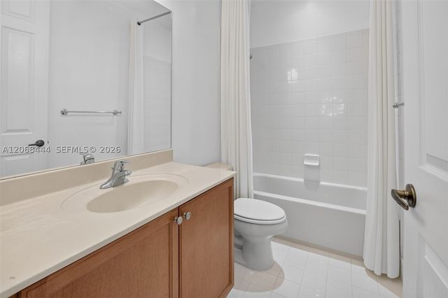 218 Lake Monterey Cir, Boynton Beach, FL 33426