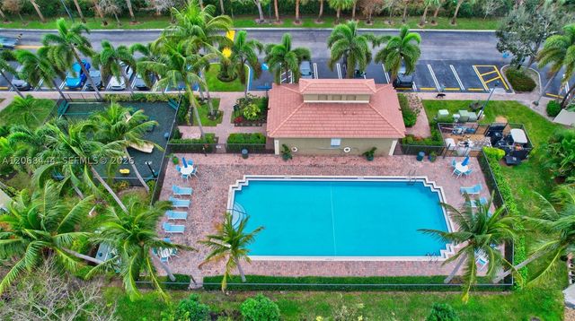 218 Lake Monterey Cir, Boynton Beach, FL 33426