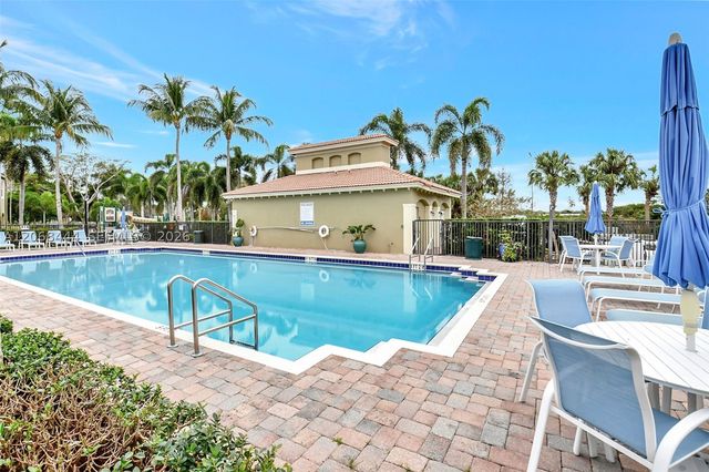 218 Lake Monterey Cir, Boynton Beach, FL 33426