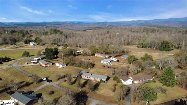 141 Mcjunkin Drive, Pickens, SC 29671
