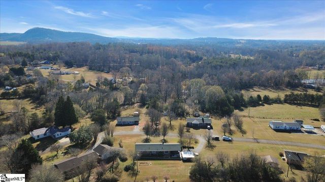 141 Mcjunkin Drive, Pickens, SC 29671