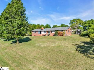 141 Mcjunkin Drive, Pickens, SC 29671