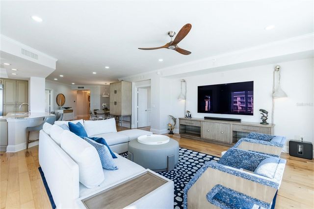 11 BAYMONT STREET 702, Clearwater Beach, FL 33767