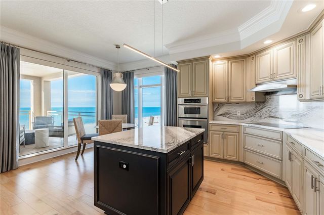 11 BAYMONT STREET 702, Clearwater Beach, FL 33767