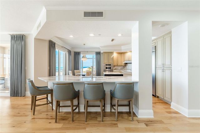 11 BAYMONT STREET 702, Clearwater Beach, FL 33767