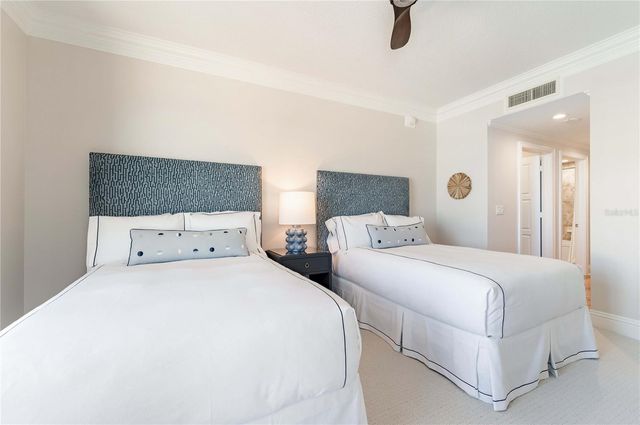 11 BAYMONT STREET 702, Clearwater Beach, FL 33767