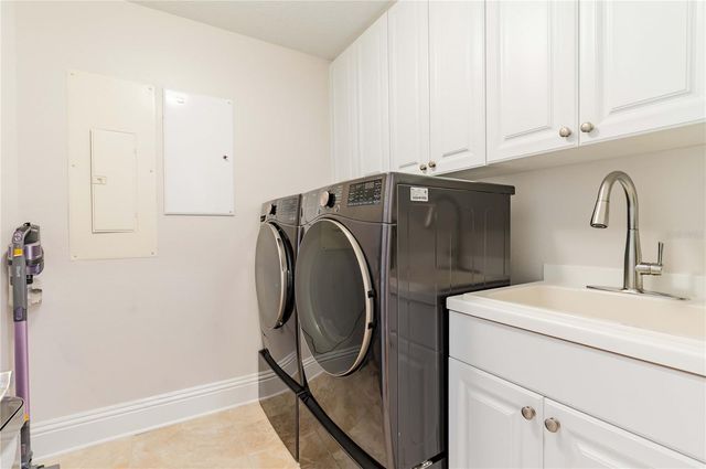 11 BAYMONT STREET 702, Clearwater Beach, FL 33767