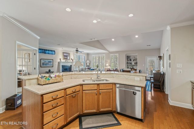 5090 Dovewood Way 6, Knoxville, TN 37918