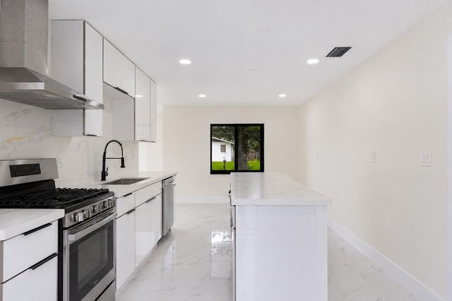 3185 Riddle Road, West Palm Beach, FL 33406