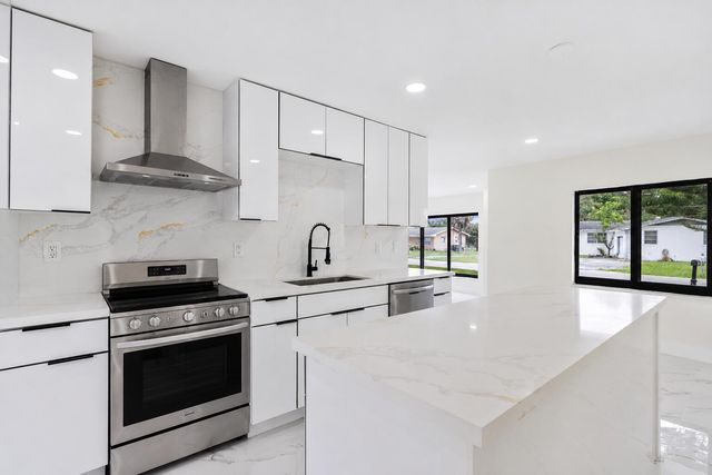3185 Riddle Road, West Palm Beach, FL 33406