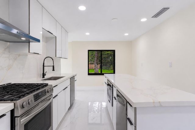 3185 Riddle Road, West Palm Beach, FL 33406