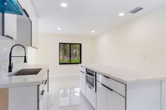 3185 Riddle Road, West Palm Beach, FL 33406