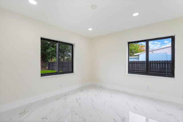3185 Riddle Road, West Palm Beach, FL 33406