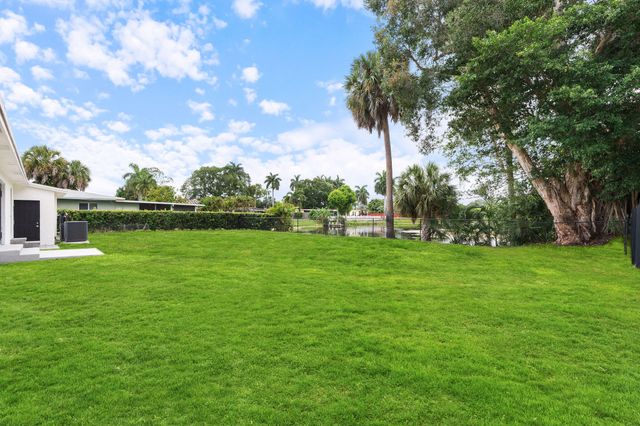3185 Riddle Road, West Palm Beach, FL 33406