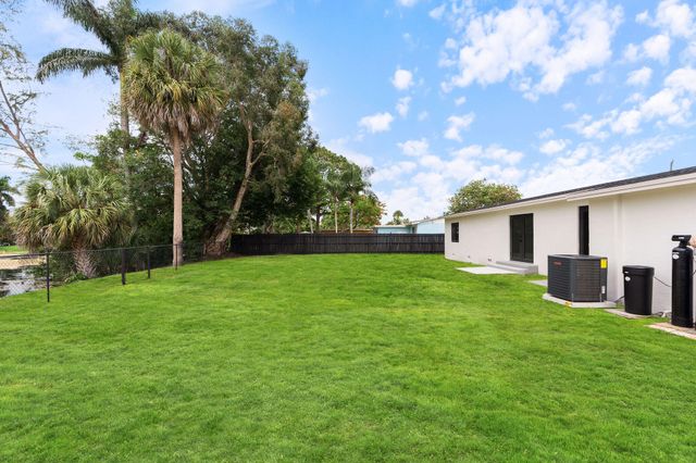 3185 Riddle Road, West Palm Beach, FL 33406