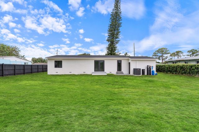 3185 Riddle Road, West Palm Beach, FL 33406