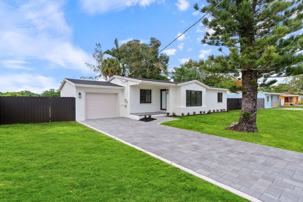 3185 Riddle Road, West Palm Beach, FL 33406