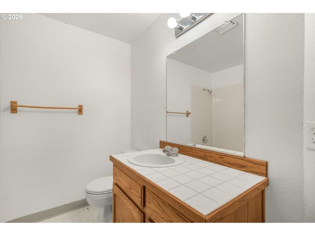 5983 Sw HARMONY Pl, Beaverton, OR 97078