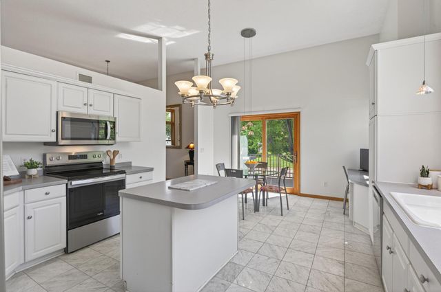 1225 EARLE Way, Burnsville, MN 55306