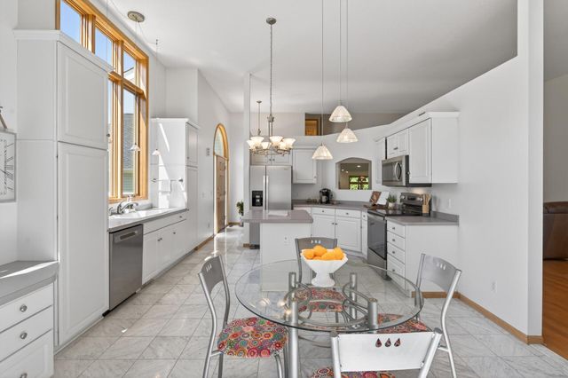 1225 EARLE Way, Burnsville, MN 55306