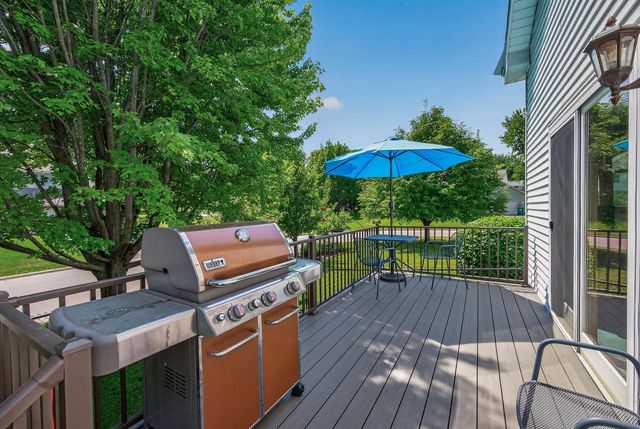 1225 EARLE Way, Burnsville, MN 55306