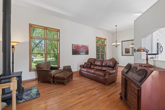 1225 EARLE Way, Burnsville, MN 55306