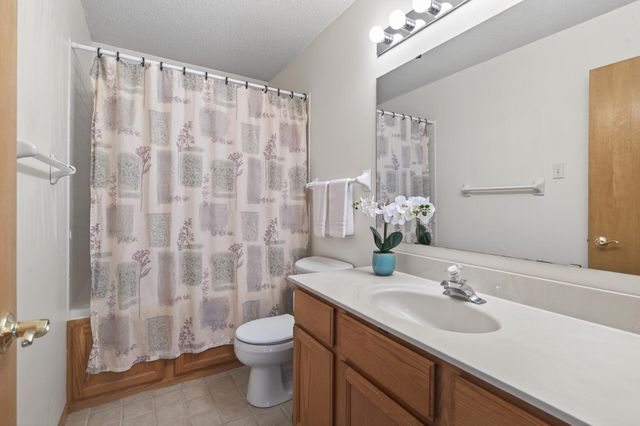 1225 EARLE Way, Burnsville, MN 55306
