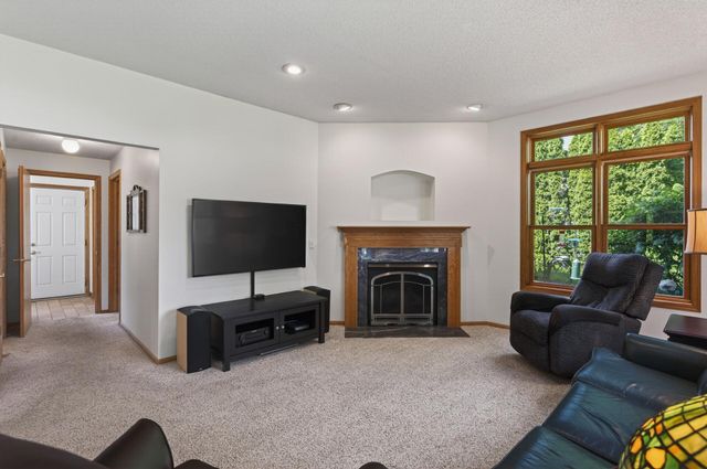 1225 EARLE Way, Burnsville, MN 55306