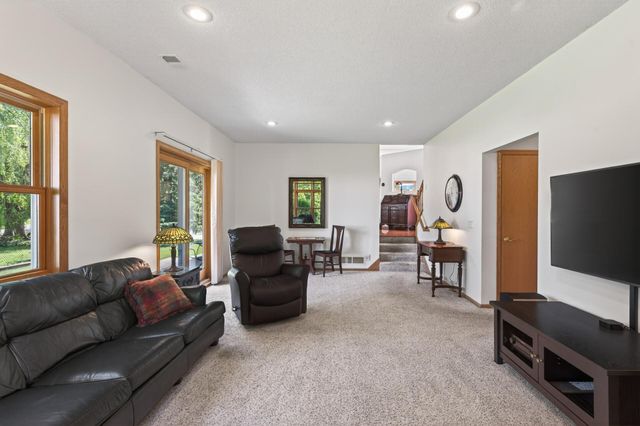 1225 EARLE Way, Burnsville, MN 55306