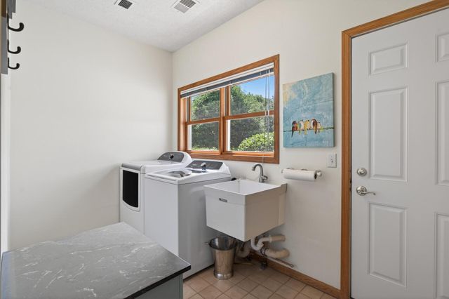 1225 EARLE Way, Burnsville, MN 55306
