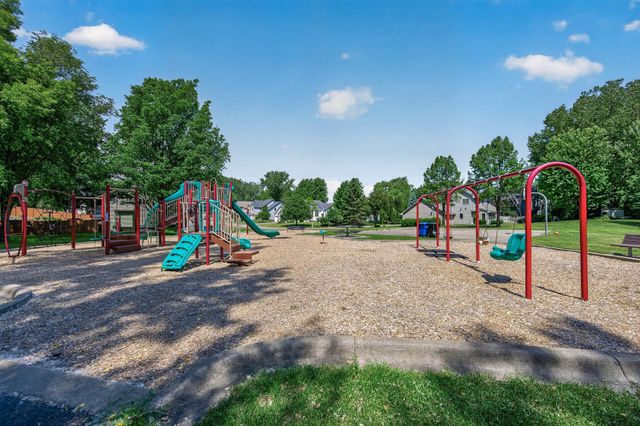 1225 EARLE Way, Burnsville, MN 55306