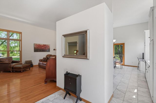1225 EARLE Way, Burnsville, MN 55306