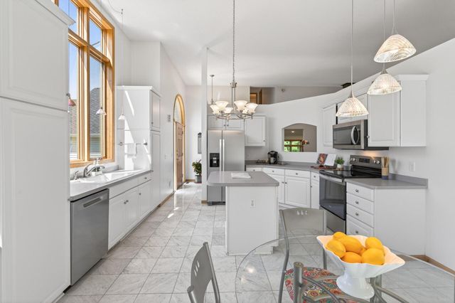 1225 EARLE Way, Burnsville, MN 55306