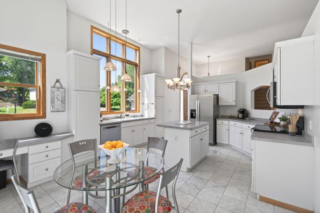 1225 EARLE Way, Burnsville, MN 55306