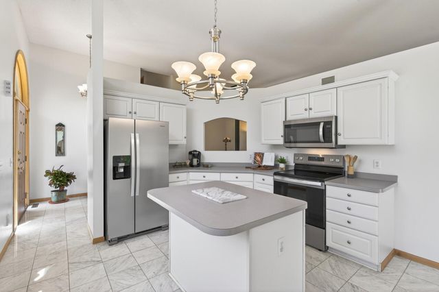1225 EARLE Way, Burnsville, MN 55306