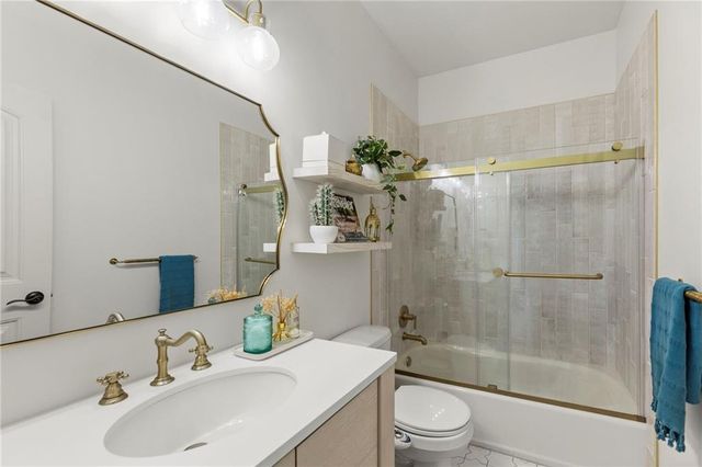 8901 N St Clair Avenue, Kansas City, MO 64154