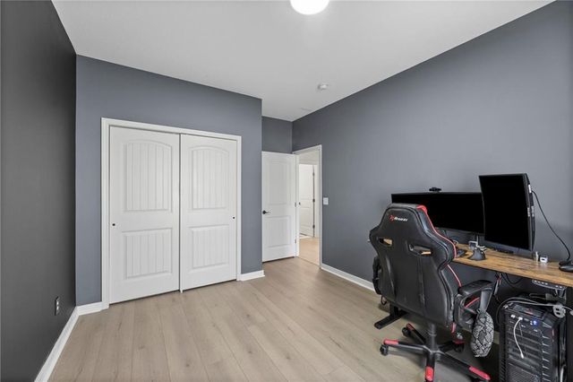 8901 N St Clair Avenue, Kansas City, MO 64154