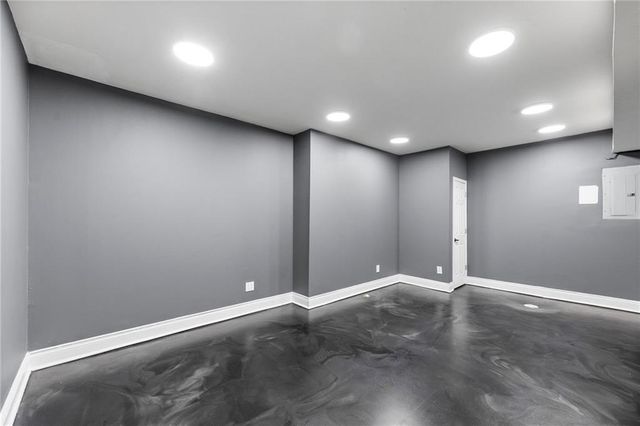 8901 N St Clair Avenue, Kansas City, MO 64154