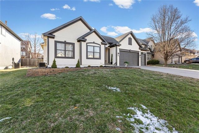 8901 N St Clair Avenue, Kansas City, MO 64154