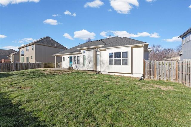 8901 N St Clair Avenue, Kansas City, MO 64154