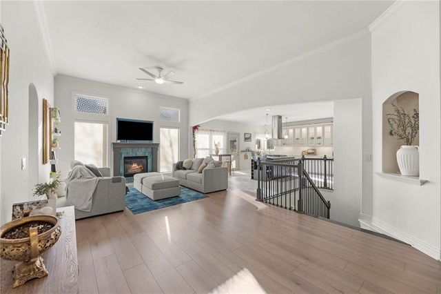 8901 N St Clair Avenue, Kansas City, MO 64154