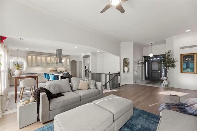 8901 N St Clair Avenue, Kansas City, MO 64154