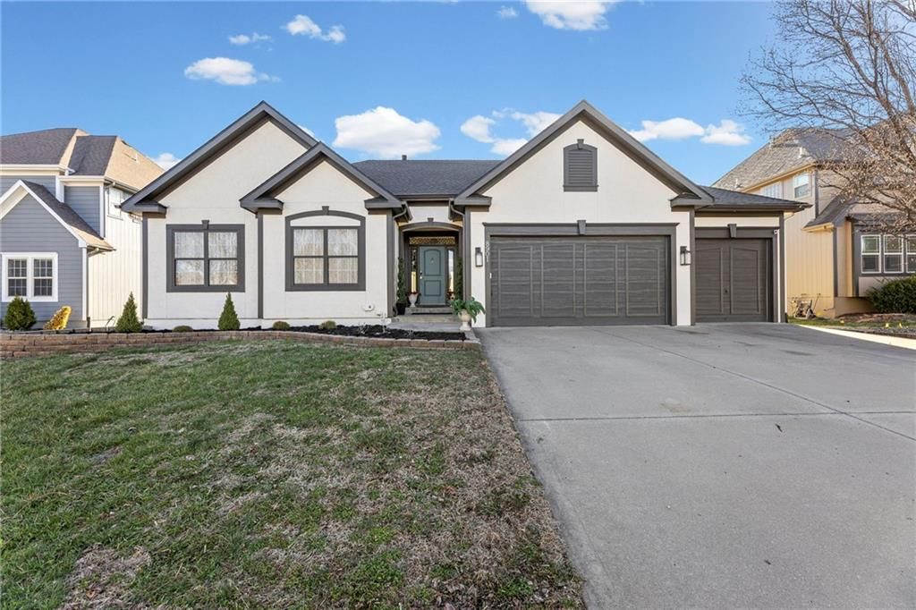 8901 N St Clair Avenue, Kansas City, MO 64154