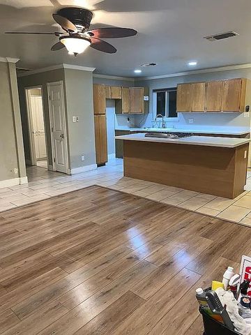 6649 Steiner Dr, Sacramento, CA 95823