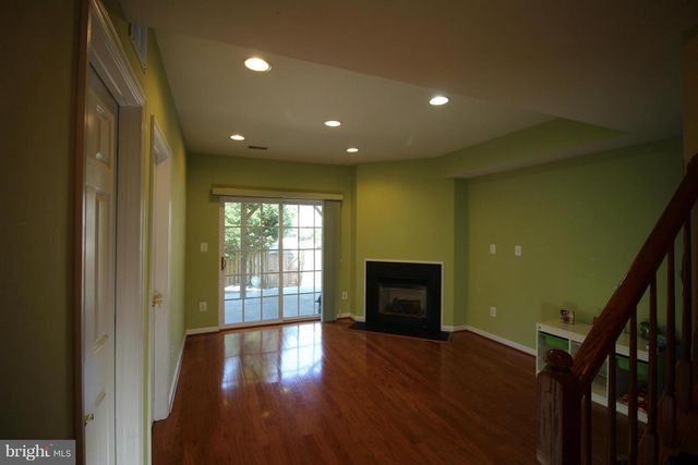 12010 LYNFORD LN, Fairfax, VA 22030